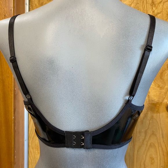 Sexy PU Push-up Bra in Black - Picture 4 of 5